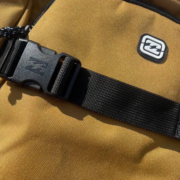 NWT Unisex O/S Camel/Black Billabong Chief Comm Backpack - Picture 5 of 15